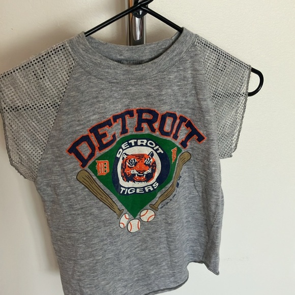 Vintage Detroit Tigers kids shirt w/ mesh sleeves- Medium 10,12 - Vintage, 80’s - Picture 14 of 15